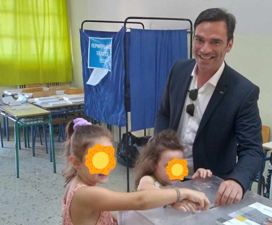 Νικολακόπουλος: Στην κάλπη μαζί με τις κόρες του