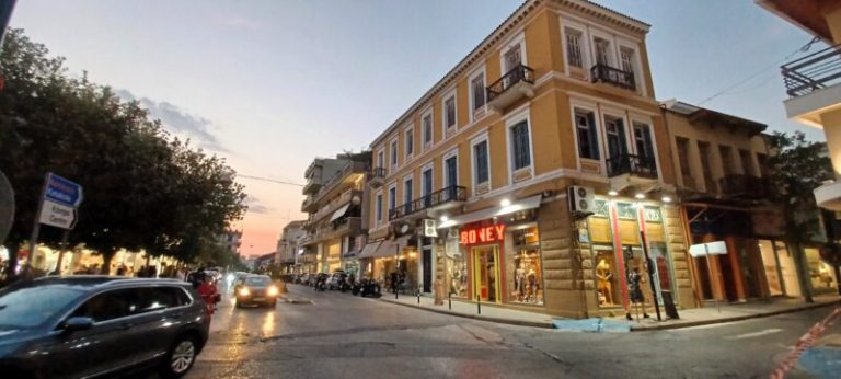 Εκπτώσεις: Ανοιχτά καταστήματα την Κυριακή (19/1) στον Πύργο