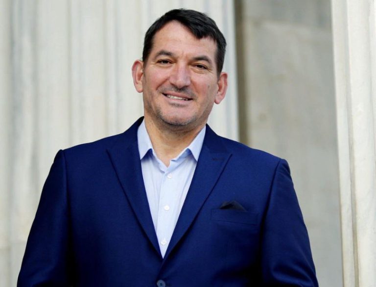 Πύρρος Δήμας: O λόγος που η κόρη του άλλαξε το επώνυμό της στα social media – Το επίθετο που επίλεξε