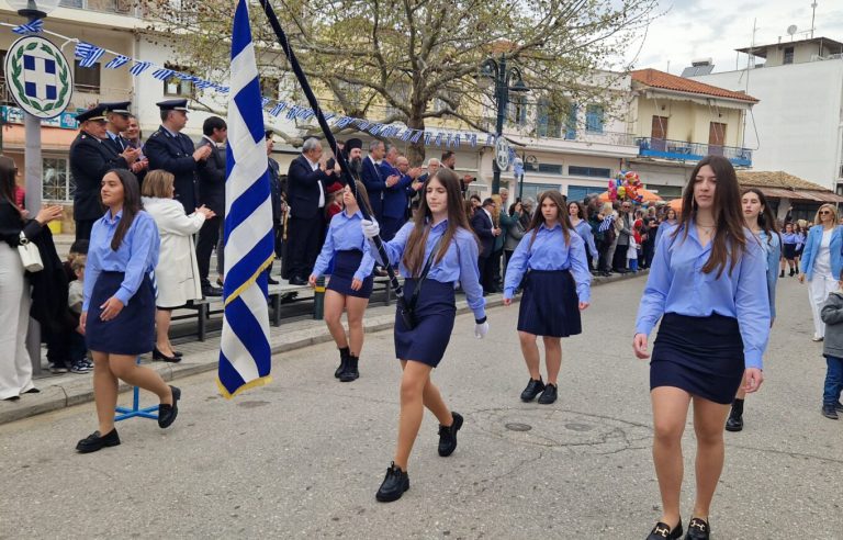 Επιβλητικές παρελάσεις σε Γαστούνη