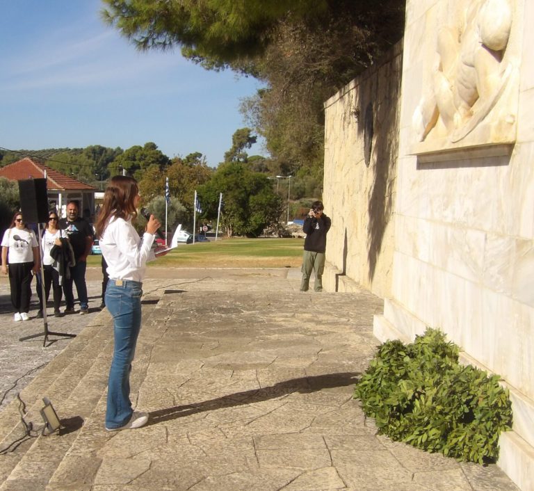 Kρέστενα: Τιμή στους ήρωες του «ΟΧΙ» (pics)