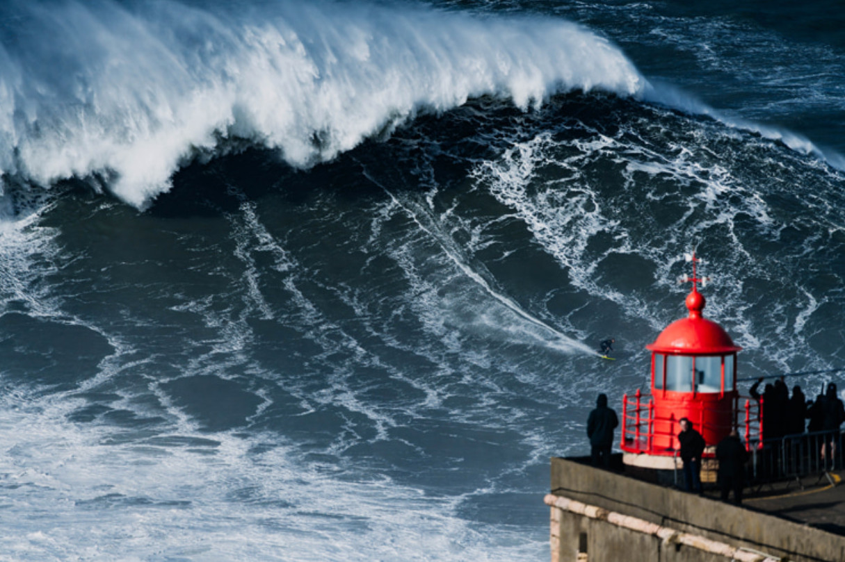 Sebastian Steudtner: Παγκόσμιο ρεκόρ κάνοντας σέρφινγκ σε κύμα 28