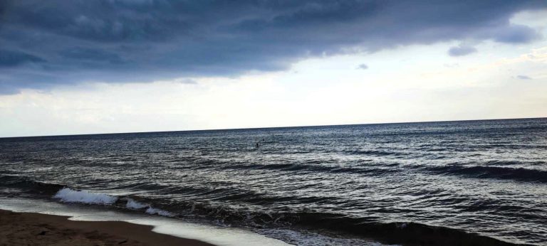 Kαιρός: Έρχονται βροχές και πτώση της θερμοκρασίας