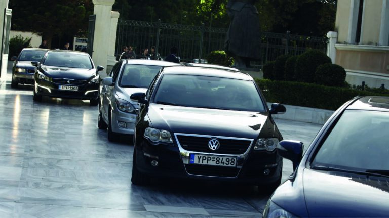 Ποια αυτοκίνητα διάλεξαν πολιτικοί αρχηγοί και βουλευτές - SUV