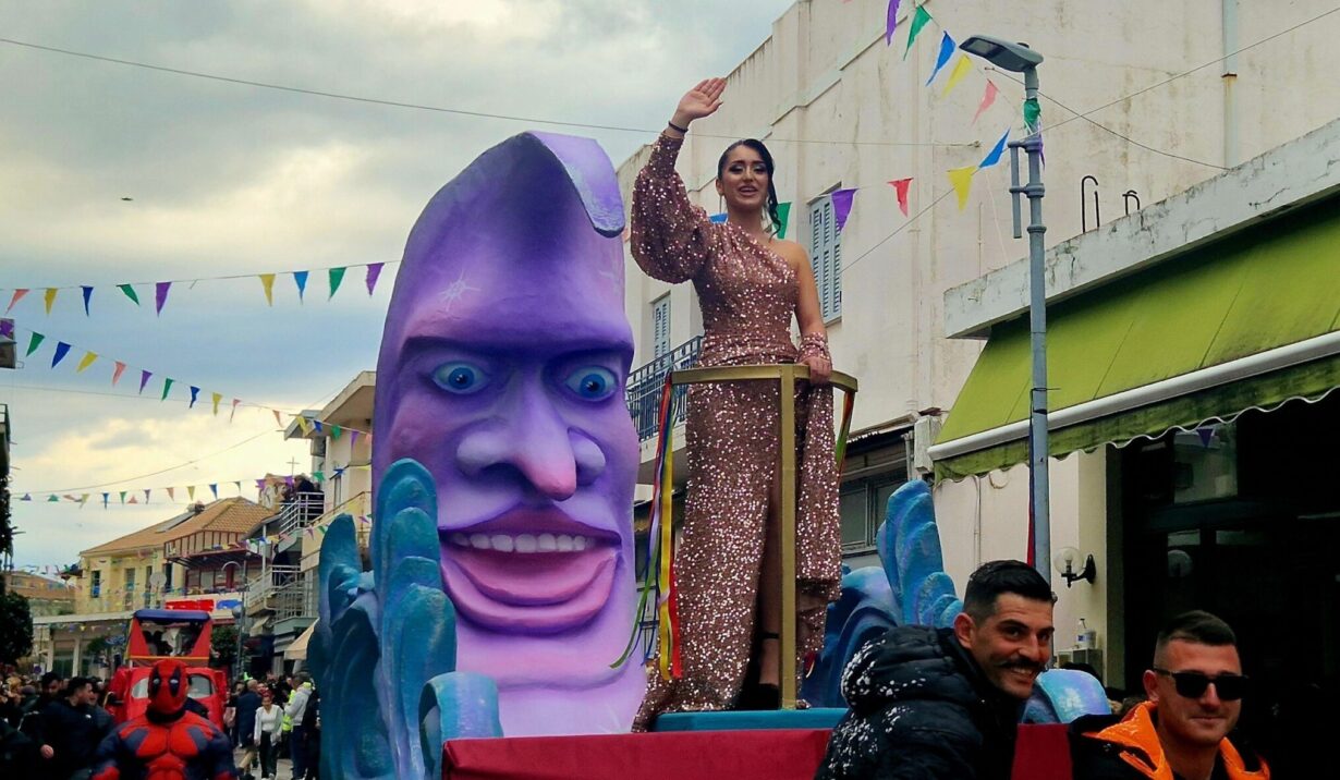 Λαμπερή και φαντασμαγορική η παρέλαση του 6ου Καρναβαλιού Βαρθολομιού (pics)