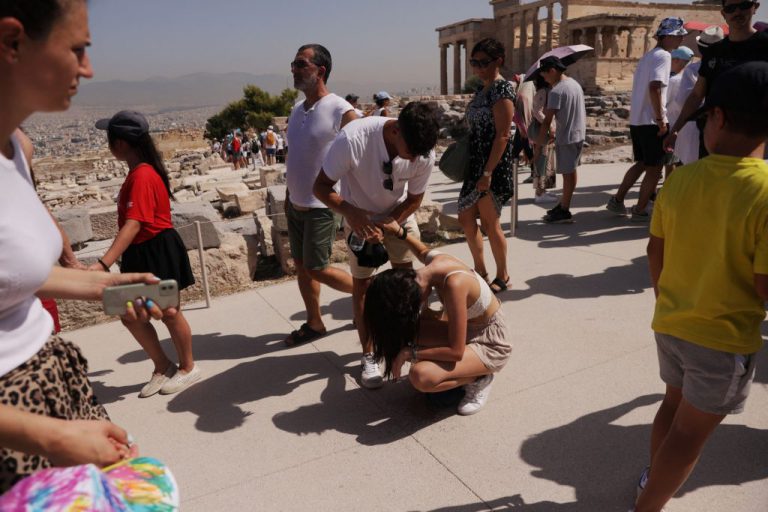 ΠΟΥ: Πώς οι ακραίες θερμοκρασίες επηρεάζουν την υγεία μας - Προειδοποίηση για αύξηση των καρδιακών επεισοδίων και των θανάτων