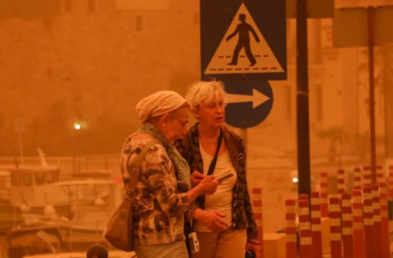 Aφρικανική σκόνη: Γιατί τα τελευταία χρόνια εντείνεται το φαινόμενο – Tι λένε οι ειδικοί