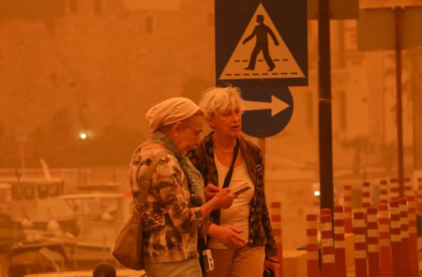 Aφρικανική σκόνη: Γιατί τα τελευταία χρόνια εντείνεται το φαινόμενο – Tι λένε οι ειδικοί