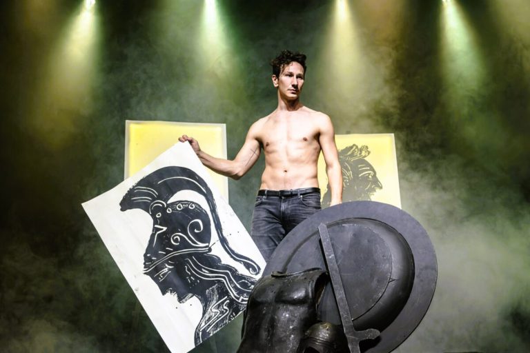 34ο Διεθνές Φεστιβάλ Αρχαίας Ήλιδας: «Αίας» του Σοφοκλή με τον Μιχάλη Σαράντη