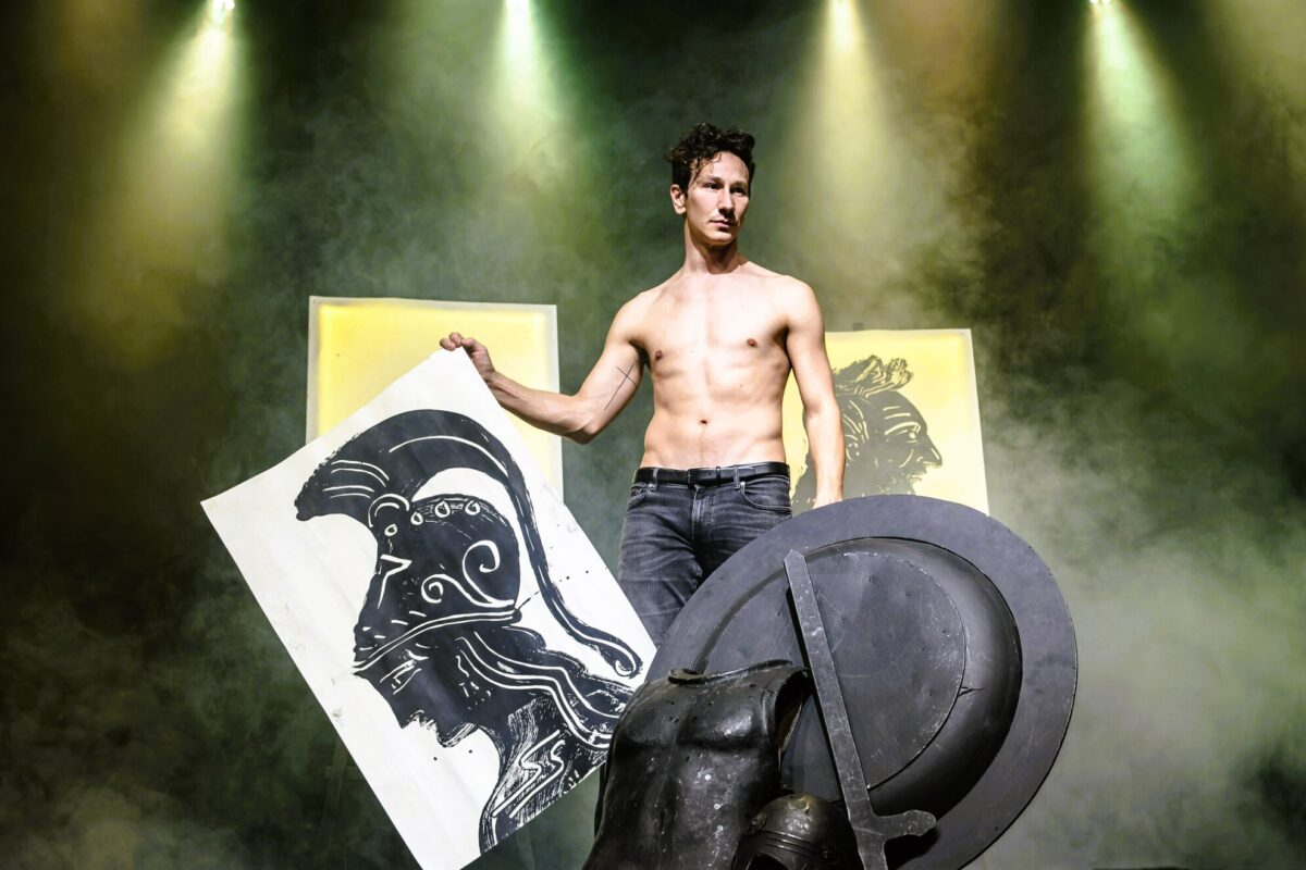 34ο Διεθνές Φεστιβάλ Αρχαίας Ήλιδας: «Αίας» του Σοφοκλή με τον Μιχάλη Σαράντη