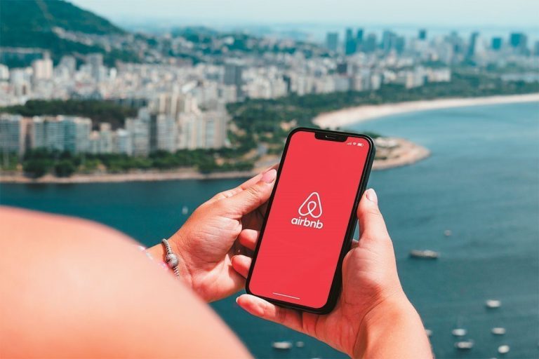 Airbnb: Πώς θα φορολογούνται από το 2025 οι βραχυχρόνιες μισθώσεις (παραδείγματα)