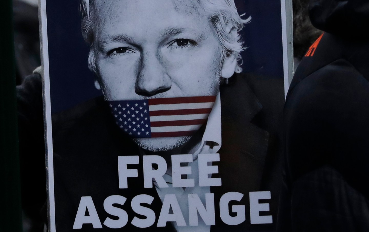 Wikileaks: Μετά από 1.901 ημέρες