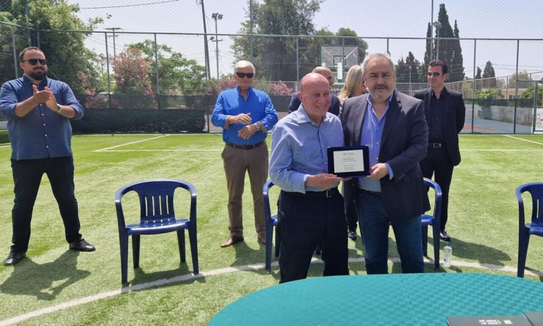 O Δήμoς Πηνειού βράβευσε τον «στρατηγό» του Eλληνικού ποδοσφαίρου Μίμη Δομάζο (pics)