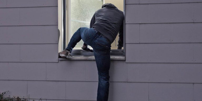 Ηλεία: Κλέβουν από εικονοστάσια και περίπτερα μέχρι… παπλώματα και τενεκέδες με λάδι!  