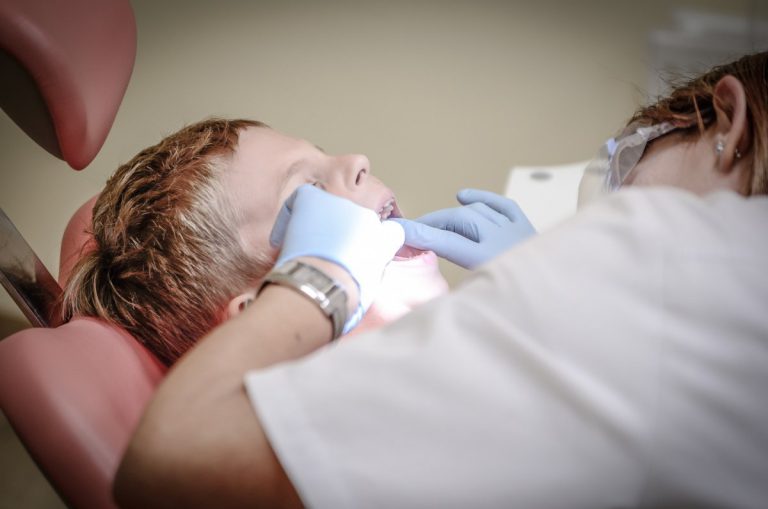 Dentist Pass: Ξεκινά τέλη Απρίλη το πρόγραμμα προληπτικής οδοντιατρικής φροντίδας