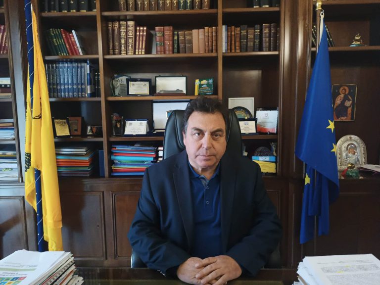 Αντωνακόπουλος: «Το χέρι που θα κόψει νερό θα τιμωρηθεί!»