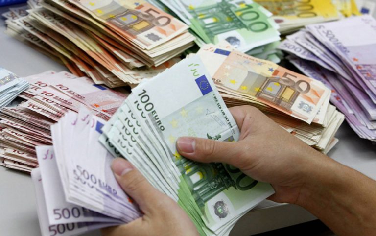 Ποιους παίρνει… στο κυνήγι η Eφορία για την επιστρεπτέα προκαταβολή