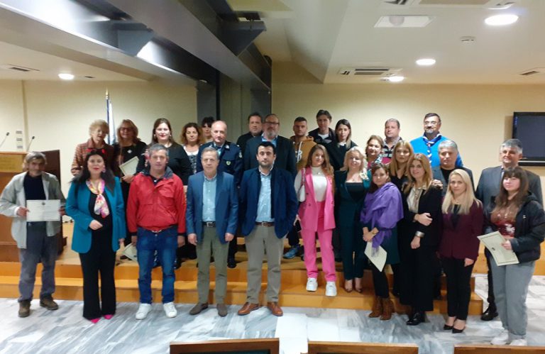 Δήμος Αρχαίας Ολυμπίας: Συγκινητική η βράβευση εθελοντών που προσέφεραν τις υπηρεσίες τους στη μεγάλη πυρκαγιά του 2021