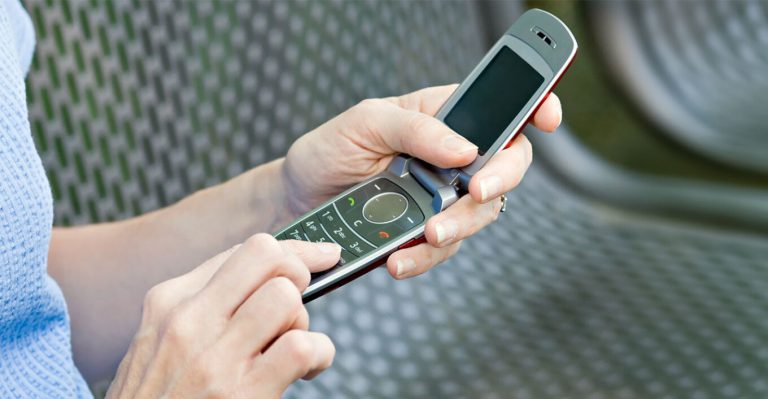Από τα smartphones των 1500 ευρώ στα κινητά με πορτάκι των 60 (vids)