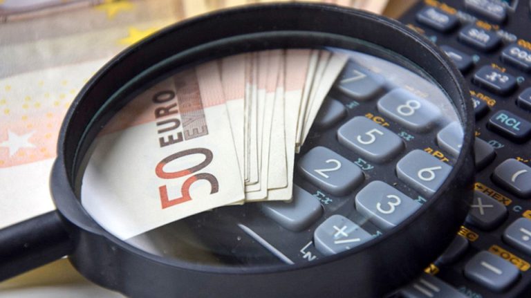 Σφίγγει ο κλοιός για τους ελεύθερους επαγγελματίες που φοροδιαφεύγουν - Tι αλλάζει