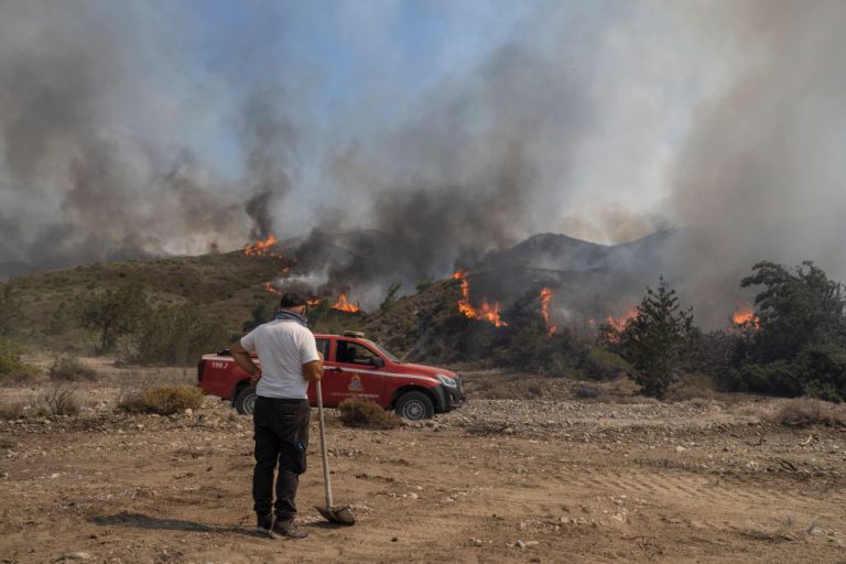 Κλιματική κρίση: Πώς πρέπει να σβήνουμε πια τις πυρκαγιές στην Ελλάδα