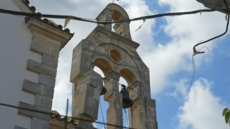 Καλαμάτα: Πολίτης έβαλε (δικαστικό) stop σε καμπάνα εκκλησίας που χρησιμοποιούνταν ως ρολόι!