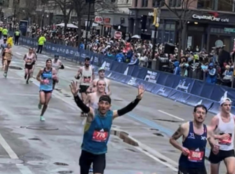 Μαραθώνιος Βοστώνης (ΗΠΑ): Πρώτος Έλληνας ο Αθανάσιος Καρβουνιάρης από την Σαλμώνη - Τι δήλωσε για την επιτυχία του