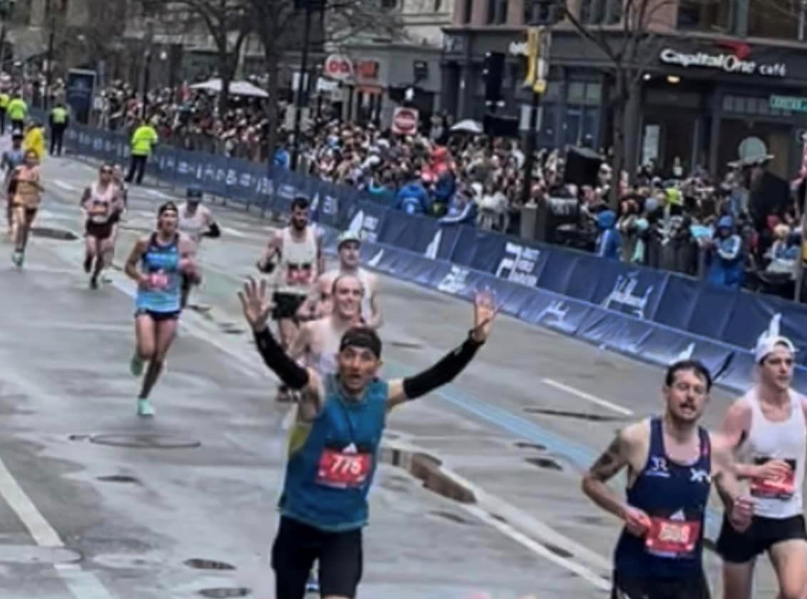 Μαραθώνιος Βοστώνης (ΗΠΑ): Πρώτος Έλληνας ο Αθανάσιος Καρβουνιάρης από την Σαλμώνη - Τι δήλωσε για την επιτυχία του