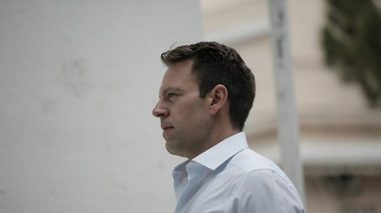 Ντύνεται στα χακί ο Κασσελάκης...