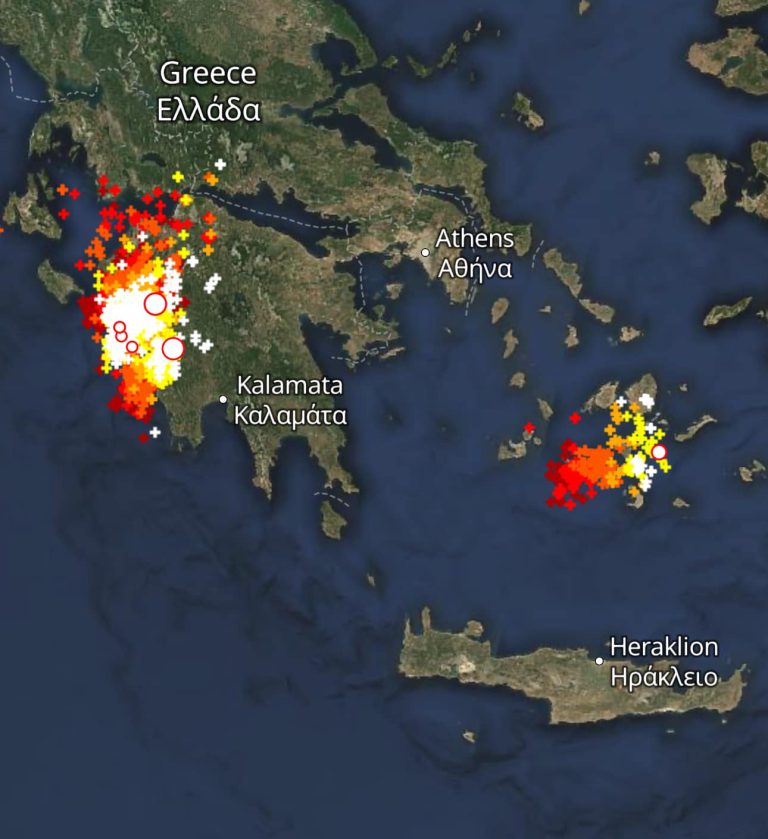 Hλεία: Έντονη κεραυνική δραστηριότητα αυτή την ώρα (δείτε live)
