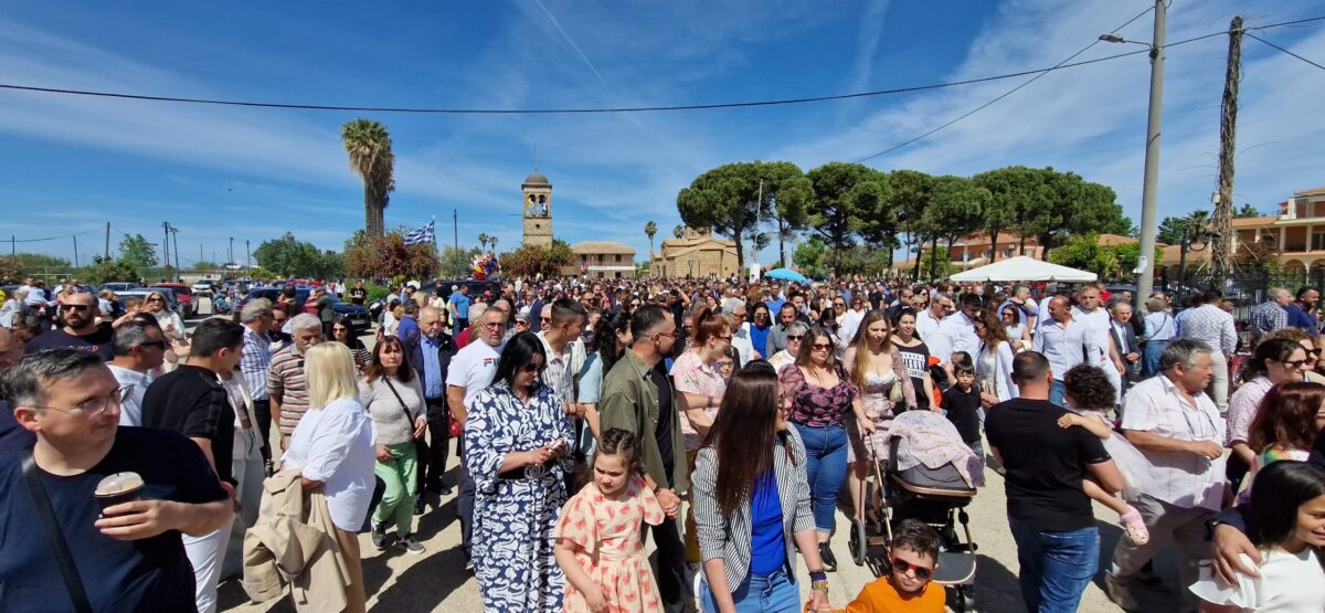 Γαστούνη: Aναβίωσε το έθιμο της Τρίτης του Πάσχα στην Παναγία Καθολική (pics)
