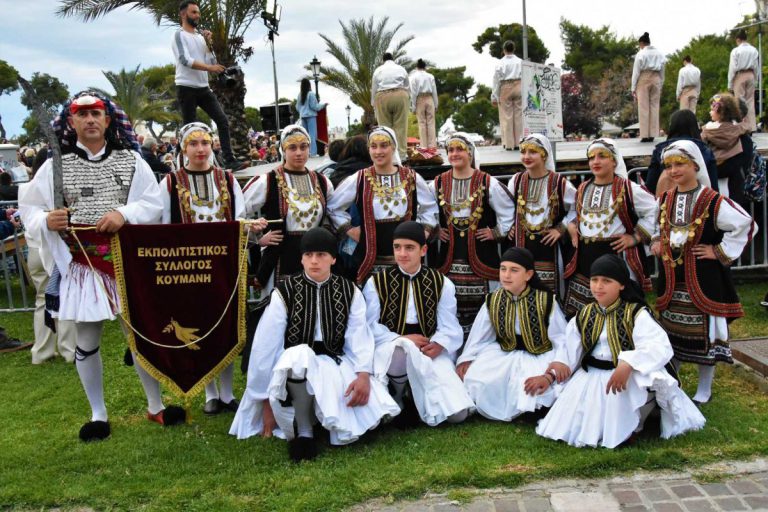 Κούμανη Αρχ. Ολυμπίας: Το χορευτικό του Εκπολιτιστικού Συλλόγου στη Γιορτή Χορευτικών Συγκροτημάτων Πάτρας