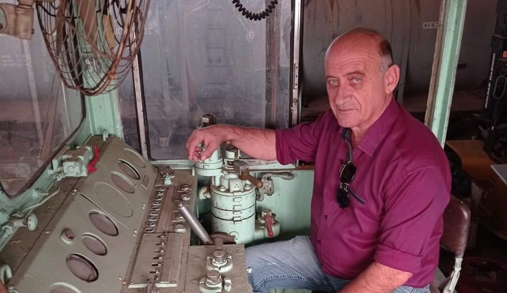 Τέμπη: Τα επίμονα τηλέφωνα του Αμαλιαδίτη μηχανοδηγού του επιβατικού τρένου Γιώργου Κουτσούμπα το μοιραίο βράδυ