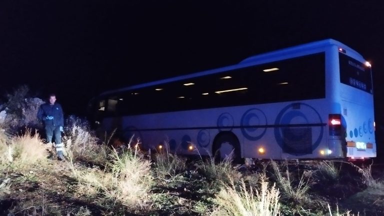 Λαγκάδια Αρκαδίας: «Πίστεψα ότι ήρθε το τέλος της ζωής μου» – Συγκλονίζει η 21χρονη επιβάτιδα λεωφορείου που κρεμόταν σε γκρεμό