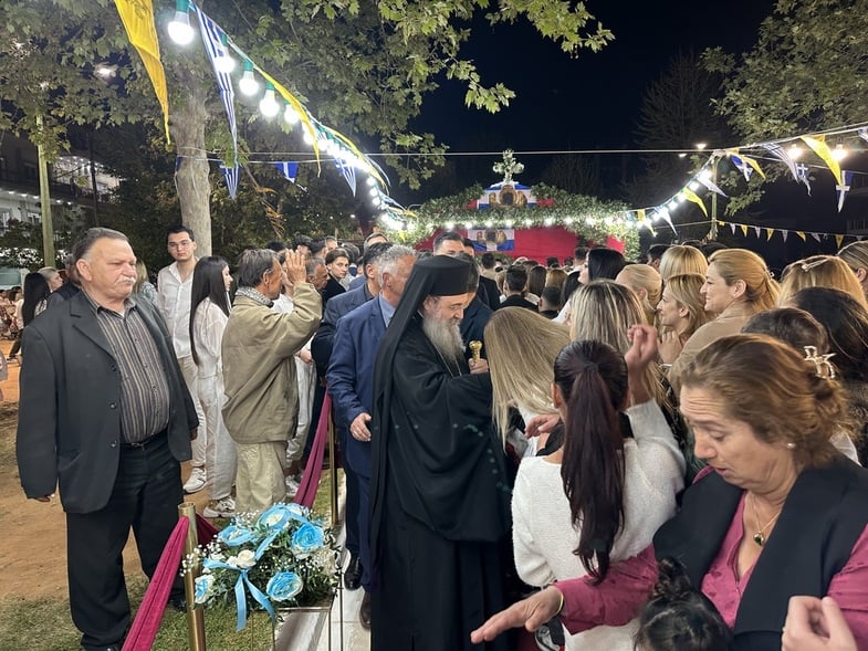 Κάτω Αχαΐα: Ο Μητροπολίτης Πατρών στη μεγάλη γιορτή των τσιγγάνων (εικόνες)