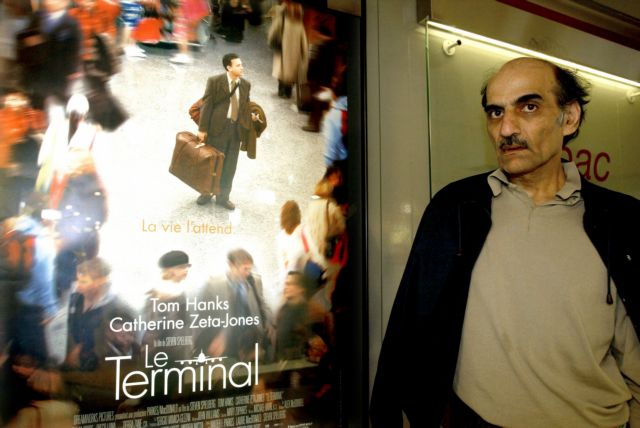 <strong>Πέθανε μέσα στο αεροδρόμιο ο Ιρανός πρόσφυγας που ενέπνευσε το «Terminal» του Σπίλμπεργκ</strong>