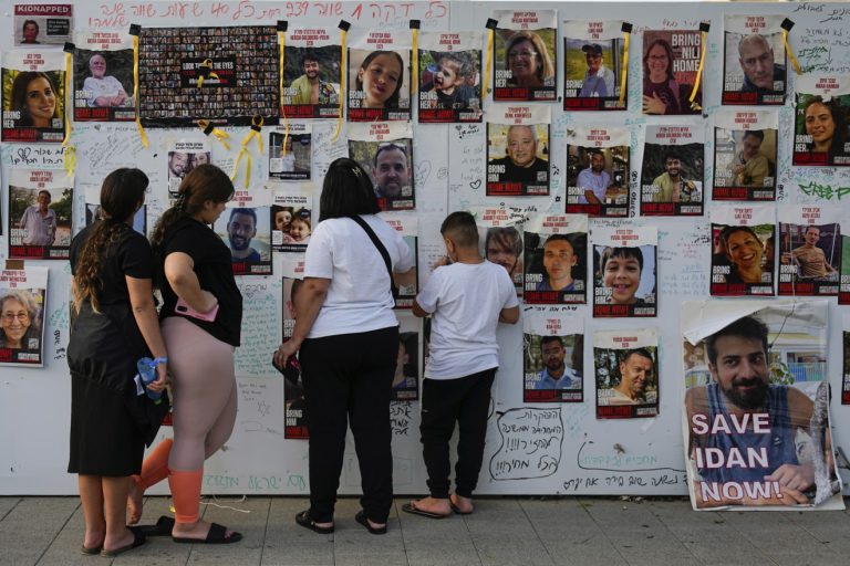 Γάζα: Ξεκίνησε η απελευθέρωση ομήρων της Χαμάς – Με ελικόπτερα η μεταφορά τους (δείτε live)