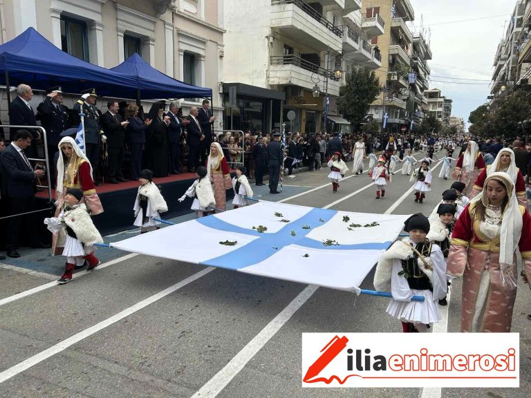Πύργος: Με λαμπρότητα η παρέλαση για την 25η Μαρτίου παρά τη συννεφιά (pics + vids)