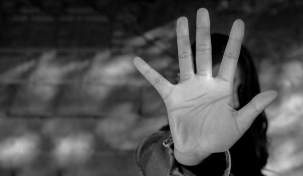 Αθήνα: Έξω από σχολεία και παιδότοπους ο παιδόφιλος – Στα ίχνη του η ΕΛ.ΑΣ