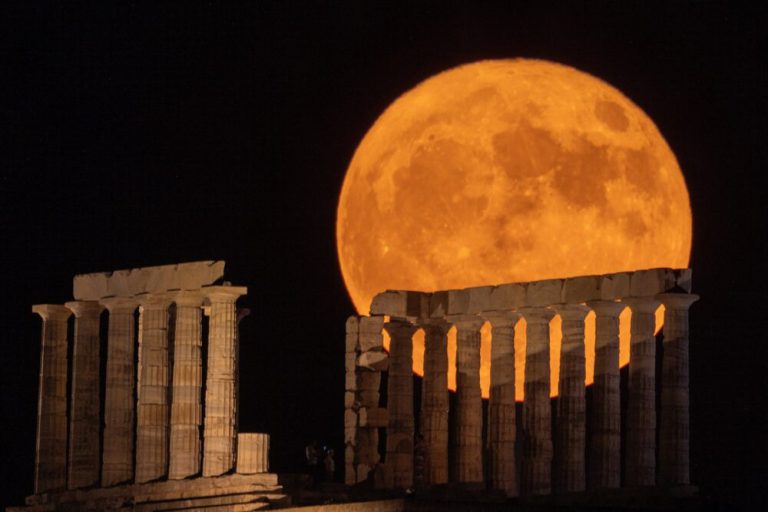 Πανσέληνος Ιουλίου: Την Κυριακή (21/7) το μεγαλύτερο και φωτεινότερο φεγγάρι του 2024