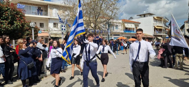 Δήμος Πηνειού: Μεγαλειώδεις παρελάσεις σε Γαστούνη