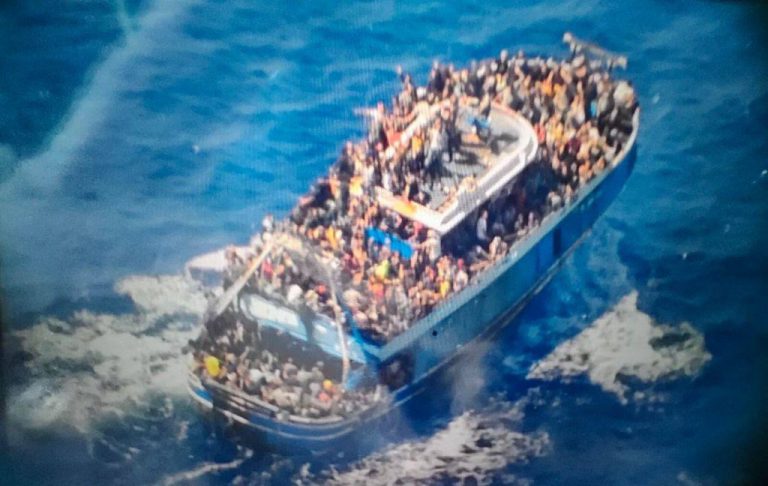 Τα «δρομολόγια του θανάτου» περνούν και από την Ηλεία: "Φισκάρουν" όσο δεν παίρνει τα πλεούμενα και χρεώνουν 4.000 ευρώ το κεφάλι