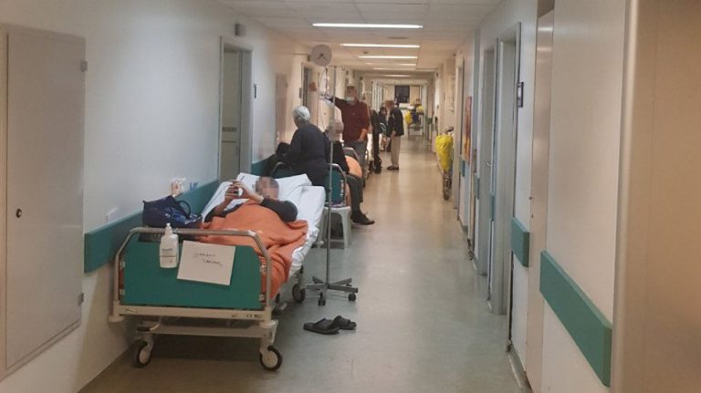 Eλληνικά νοσοκομεία: Τα ράντζα ζουν και βασιλεύουν...