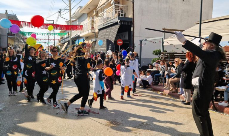 Δήμος Πηνειού: Εκατοντάδες καρναβαλιστές ξεφάντωσαν στο 28ο Τραγανέικο Καρναβάλι (pics)