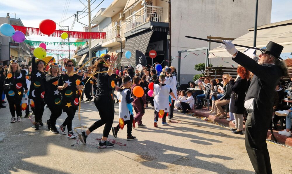 Δήμος Πηνειού: Εκατοντάδες καρναβαλιστές ξεφάντωσαν στο 28ο Τραγανέικο Καρναβάλι (pics)