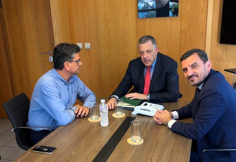 Συνάντηση Λέντζα - Νικολακόπουλου με τον υφυπ. Υποδομών Νικόλαο Ταχιάο: Βήμα προόδου για την επισκευή του δημοτικού σχολείου Ανδραβίδας
