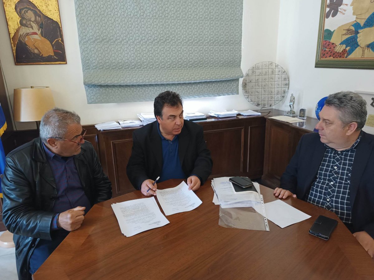 Δήμος Πύργου: Υπεγράφη η σύμβαση ανάπλασης της πλατείας στη Βροχίτσα