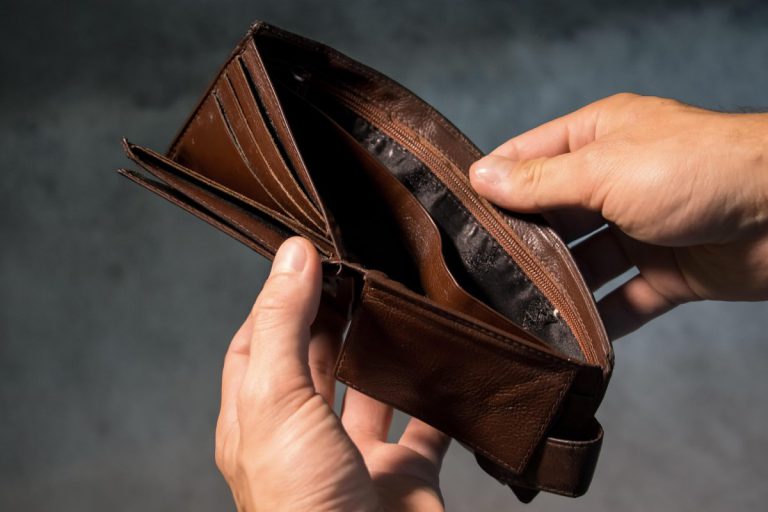 Δημοσκόπηση - απολογισμός της τετραετίας 2019–2023: Δηλώνουν σε χειρότερη κατάσταση οικονομικά