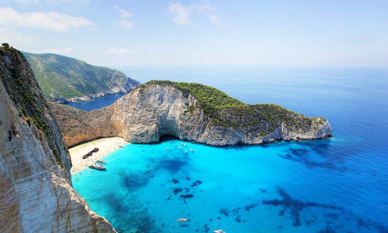 Τουρισμός: Τα πρώτα σύννεφα για την φετινή σεζόν... χαμηλώνουν οι ρυθμοί κρατήσεων για το 2023