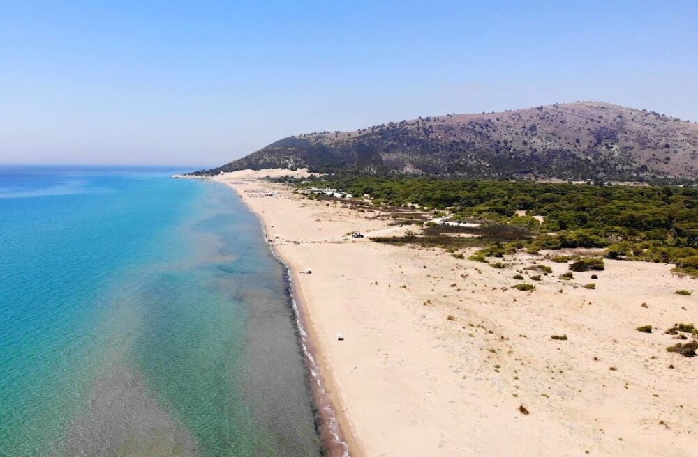 Το ΔΣ της ΠΕΔ Δυτικής Ελλάδας καταγγέλλει την προσπάθεια εκποίησης δημόσιου χώρου 35 στρεμμάτων στην παραλία της Καλογριάς